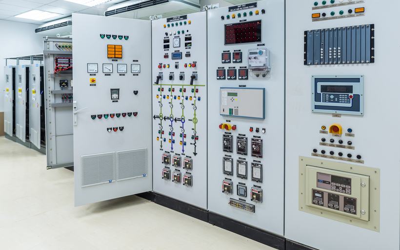 Quadro elétrico industrial montado